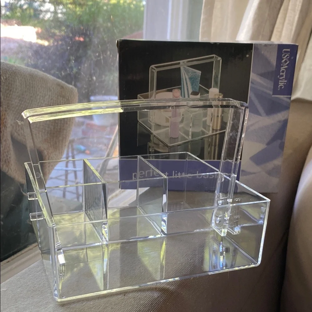 BNIB Clear Acrylic Basket Organizer